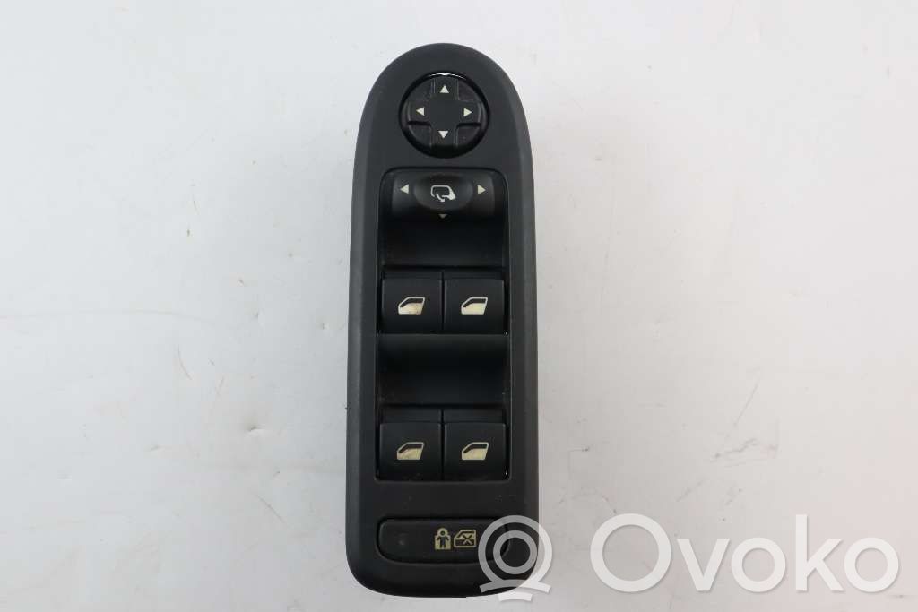 Electric window control switch   6490NR,96659465ZD
