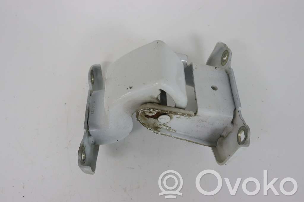 Opel Vivaro Front door lower hinge 