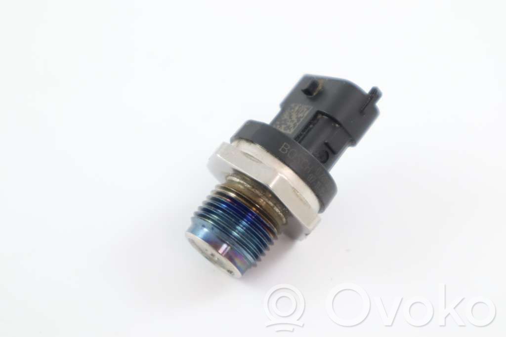 Volvo V70 Fuel pressure regulator 