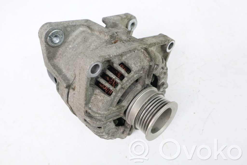 Opel Astra H Alternator 