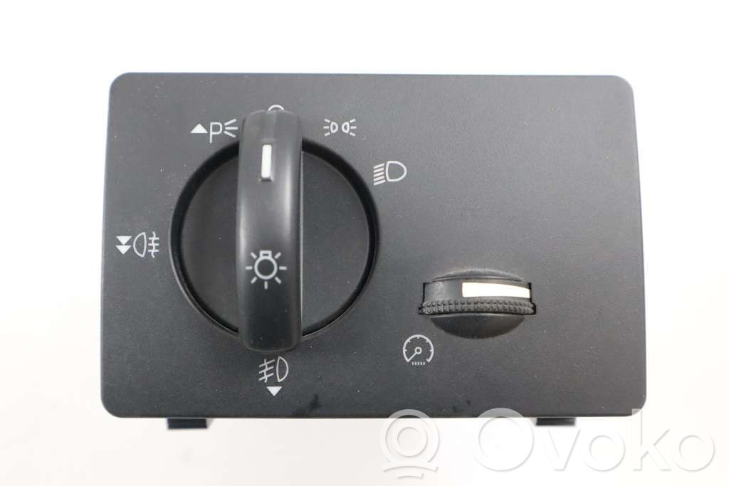 Ford Kuga I Light switch 