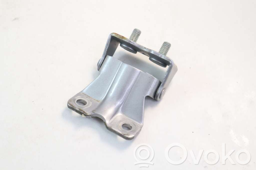 Subaru Outback Tailgate/trunk/boot hinge 