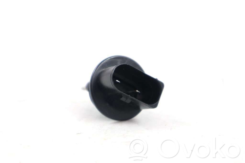 Volkswagen Jetta VI Sensor de nivel del líquido limpiaparabrisas 