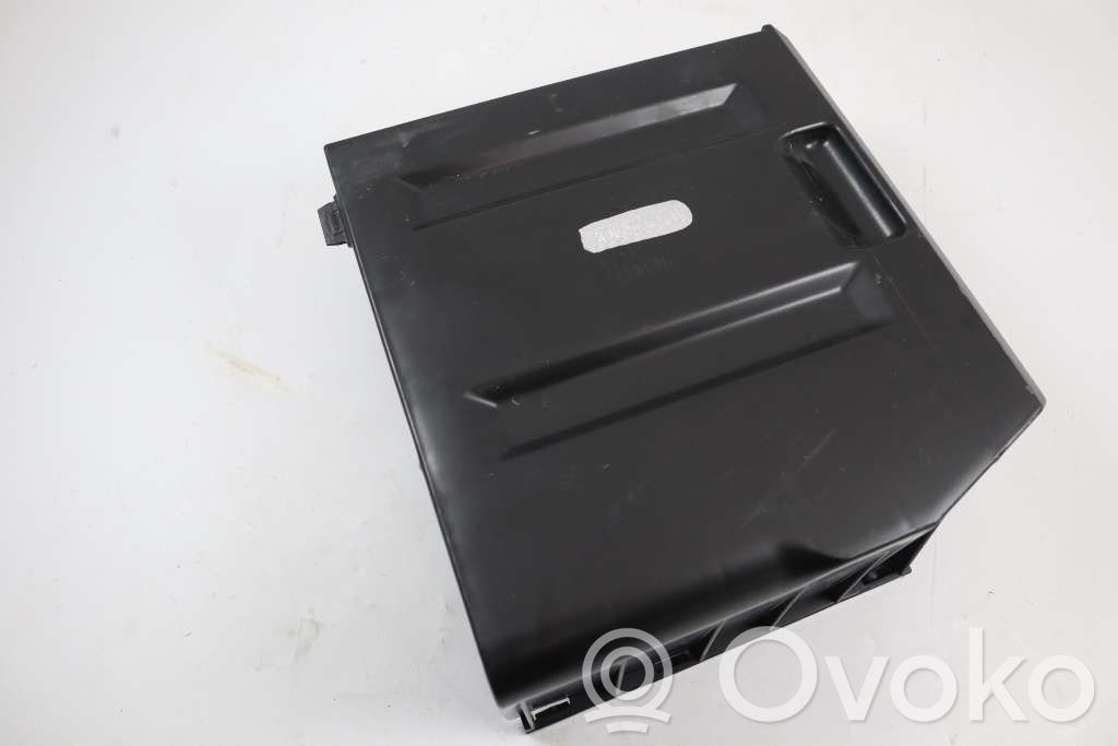 Volvo V70 Air filter box 