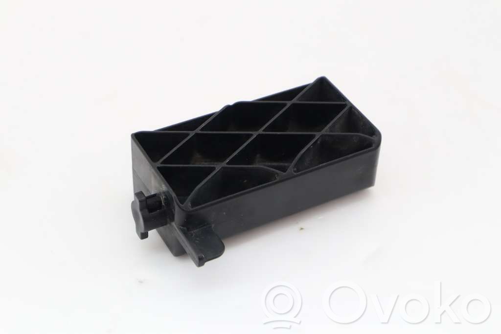 Volvo XC70 Radiator support slam panel bracket 