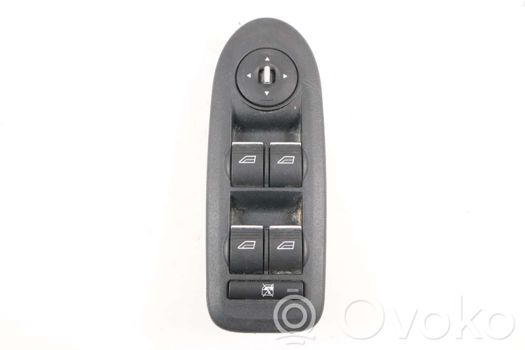 Electric window control switch   1547152,8M5T14A132AC,8M5T14A132AC