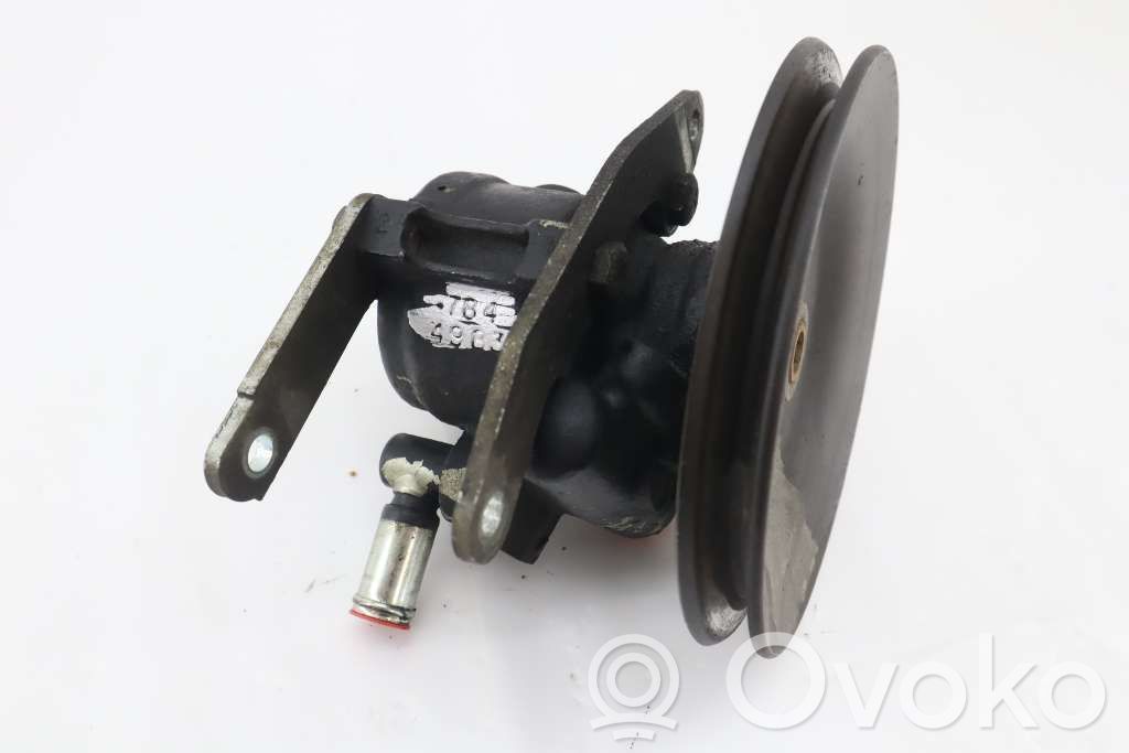Volvo 740 Ohjaustehostimen pumppu 