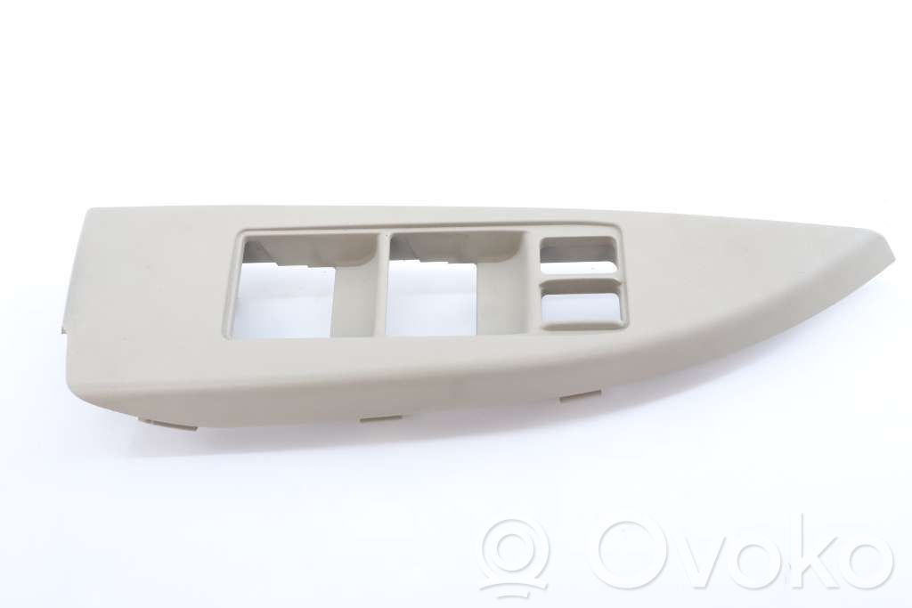 Subaru Legacy Electric window control switch 