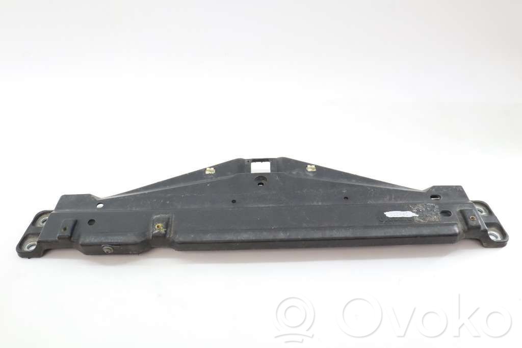 Volvo 740 Viršutinė dalis radiatorių panelės (televizoriaus) 