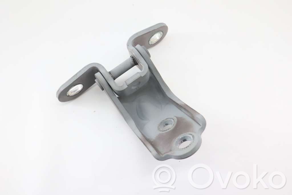 Front door upper hinge   793202E000