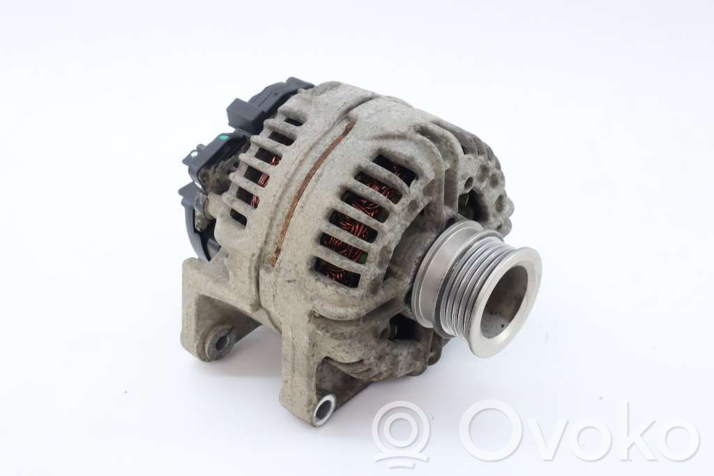 Opel Astra H Alternator 