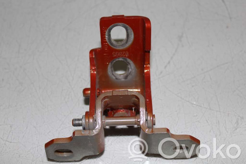 Renault Captur Front door upper hinge 