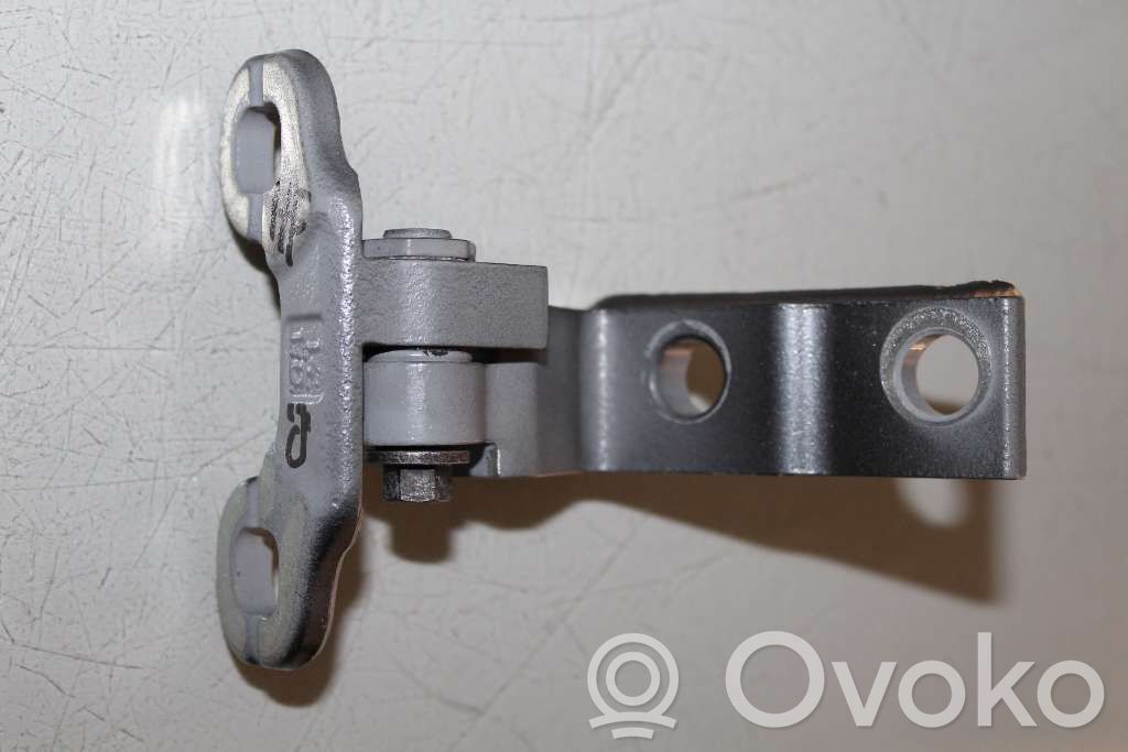 Volvo V40 Front door upper hinge 