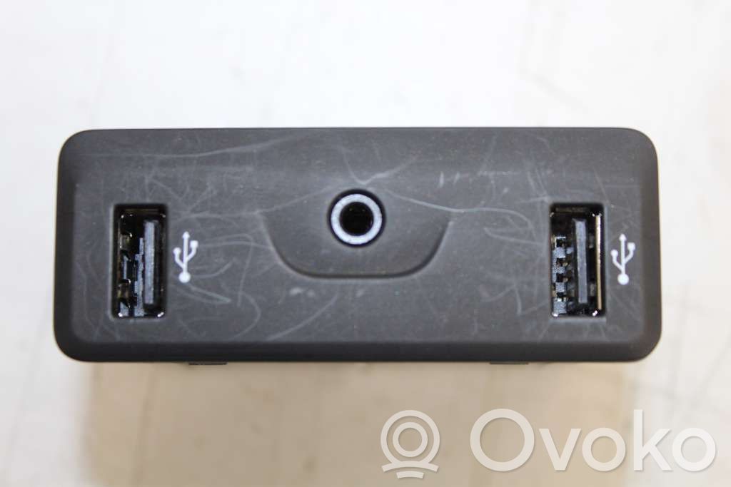 Renault Megane IV Enchufe conector USB 