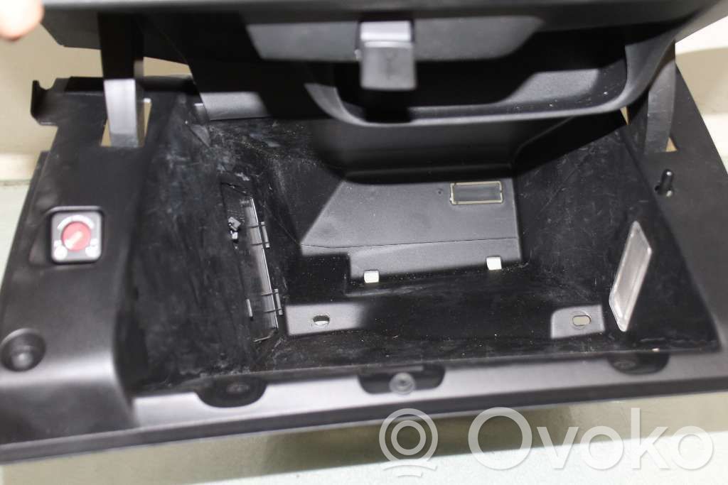 Peugeot 208 I Juego guantera 