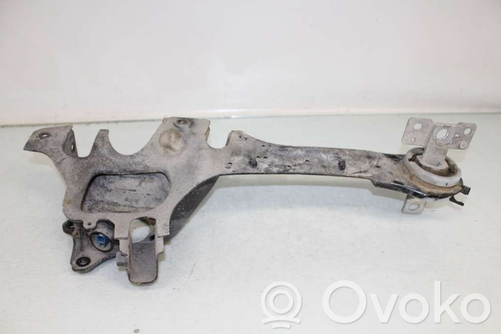 Volvo V60 Рычаг 