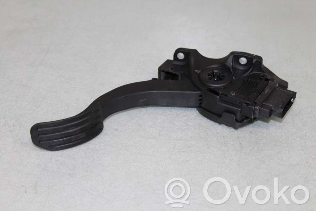 Volvo V70 Accelerator throttle pedal 
