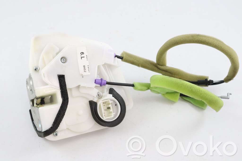 Mazda 3 III Front door lock 