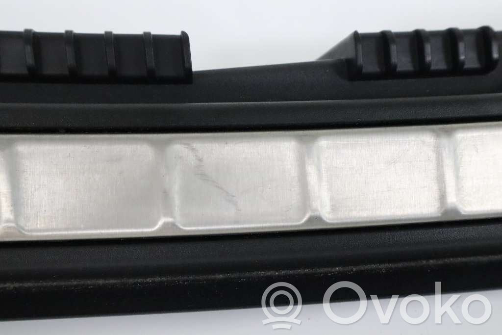 Volvo XC90 Moldura protectora del borde delantero 