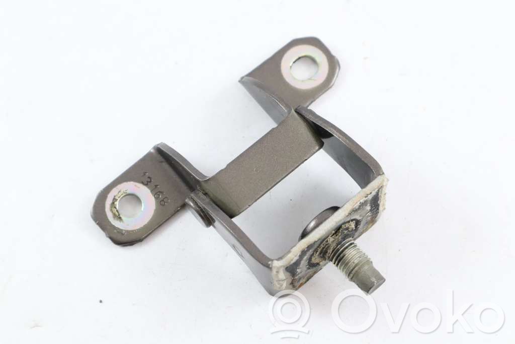 Nissan Pulsar Tailgate/trunk/boot hinge 