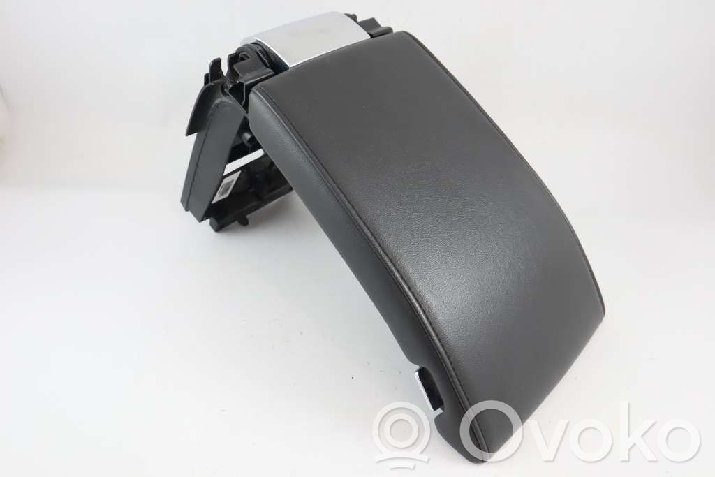 Armrest   39804755