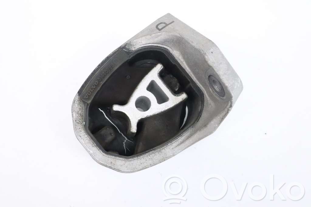 Volvo XC90 Engine mounting bracket 