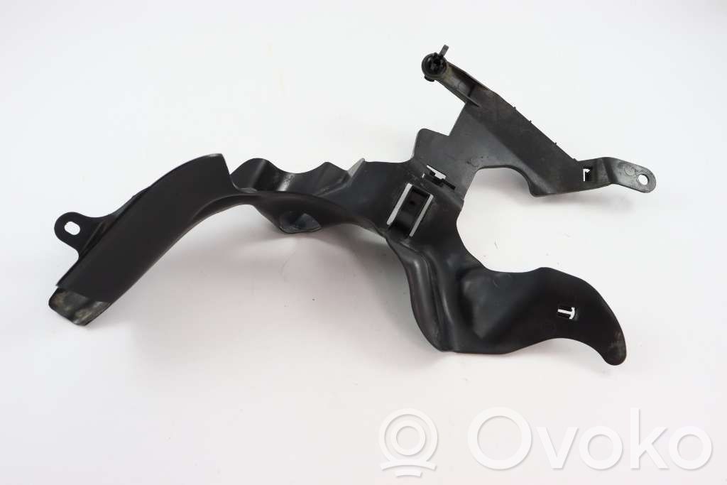 Volvo XC60 Fender mounting bracket 