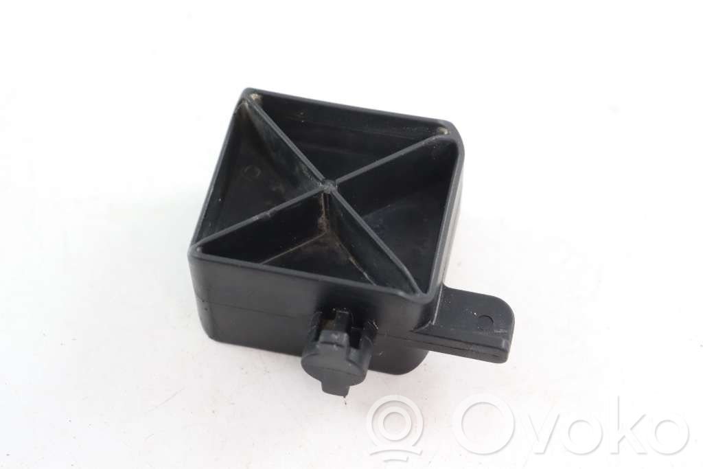 Volvo V60 Radiator support slam panel bracket 