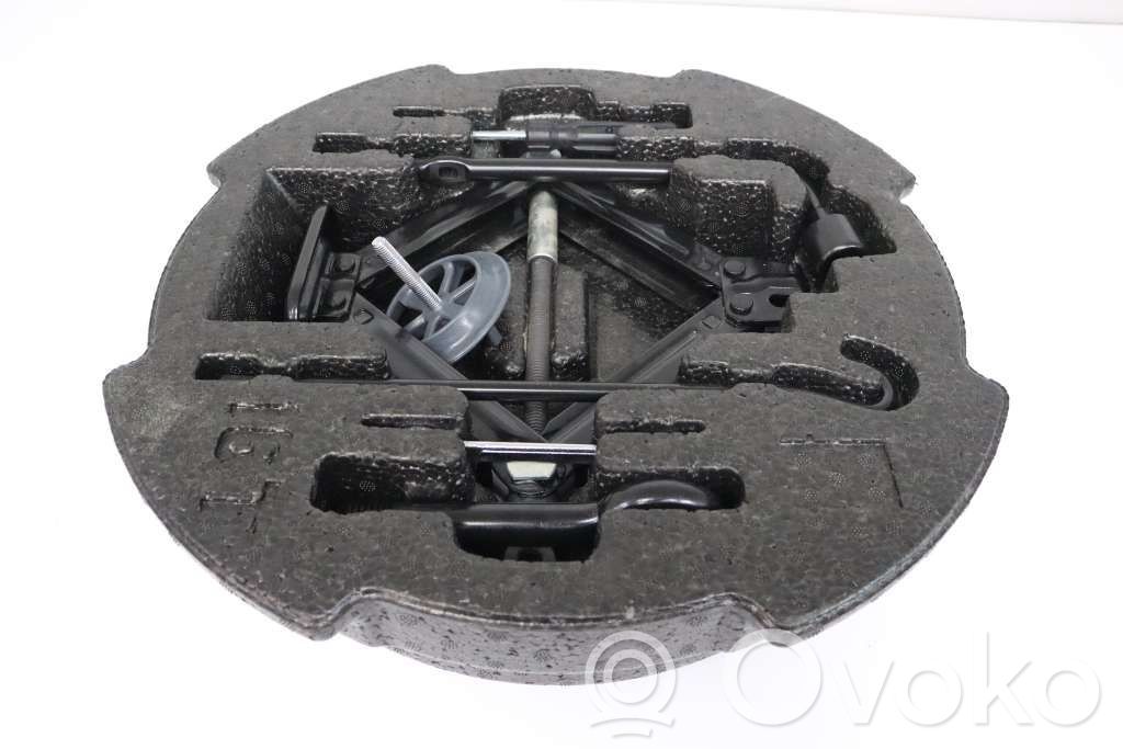 KIA Ceed Instrumentu komplekts 