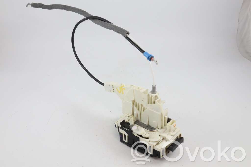 Volkswagen Crafter Front door lock 