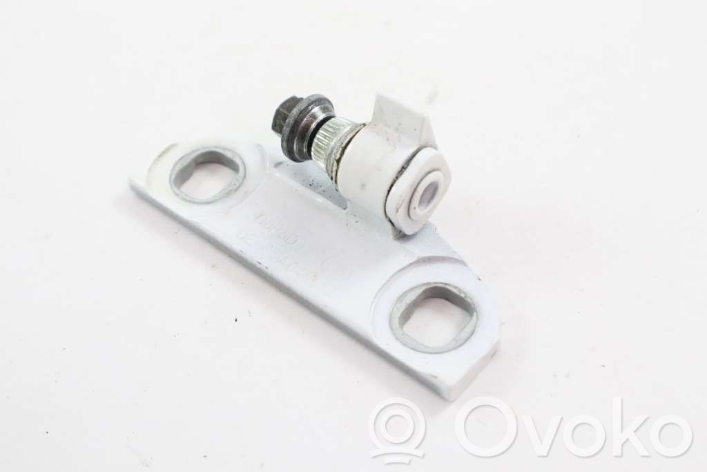 Volvo XC60 Front door upper hinge 