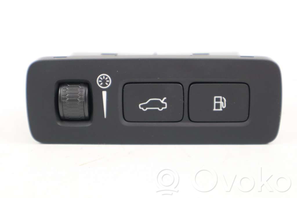Tailgate/boot open switch button   31443874,31443874
