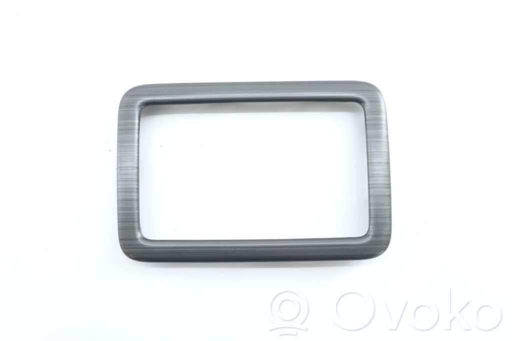 Volvo XC70 Ramă ornament torpedou bord 