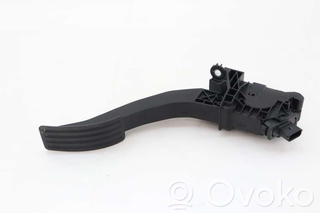 Volvo XC40 Accelerator throttle pedal 