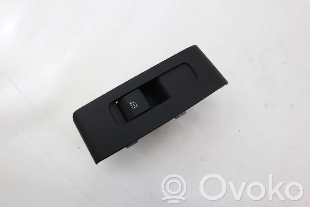 Volvo XC40 Electric window control switch 