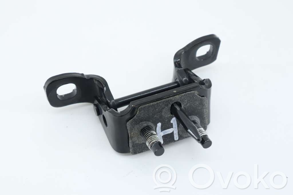 Tailgate/trunk/boot hinge   31335292,31335292