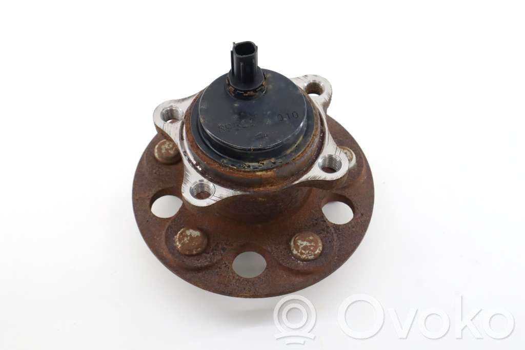 Toyota Corolla E210 E21 Takapyörän napa laakerilla 