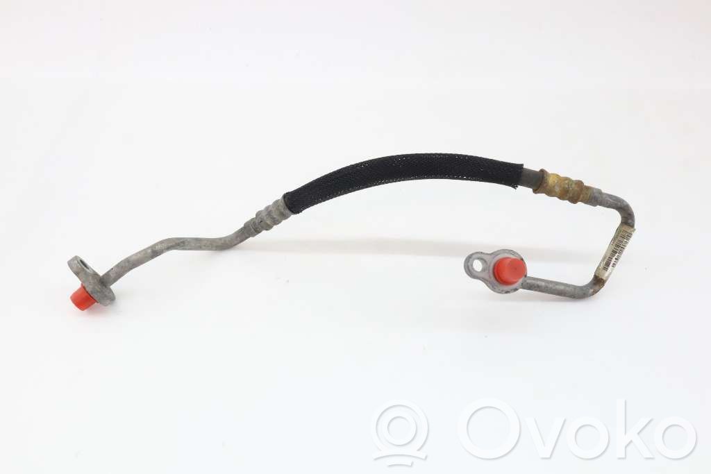Ilmastointilaitteen putki (A/C)   31332531