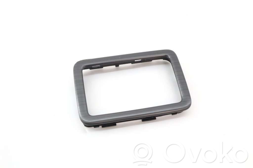 Volvo XC70 Ramă ornament torpedou bord 