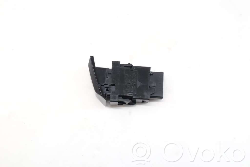 Hazard light switch   8433202400