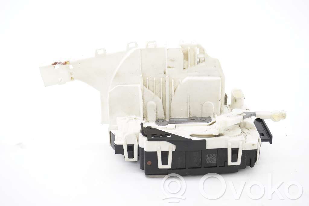 Volkswagen Crafter Front door lock 