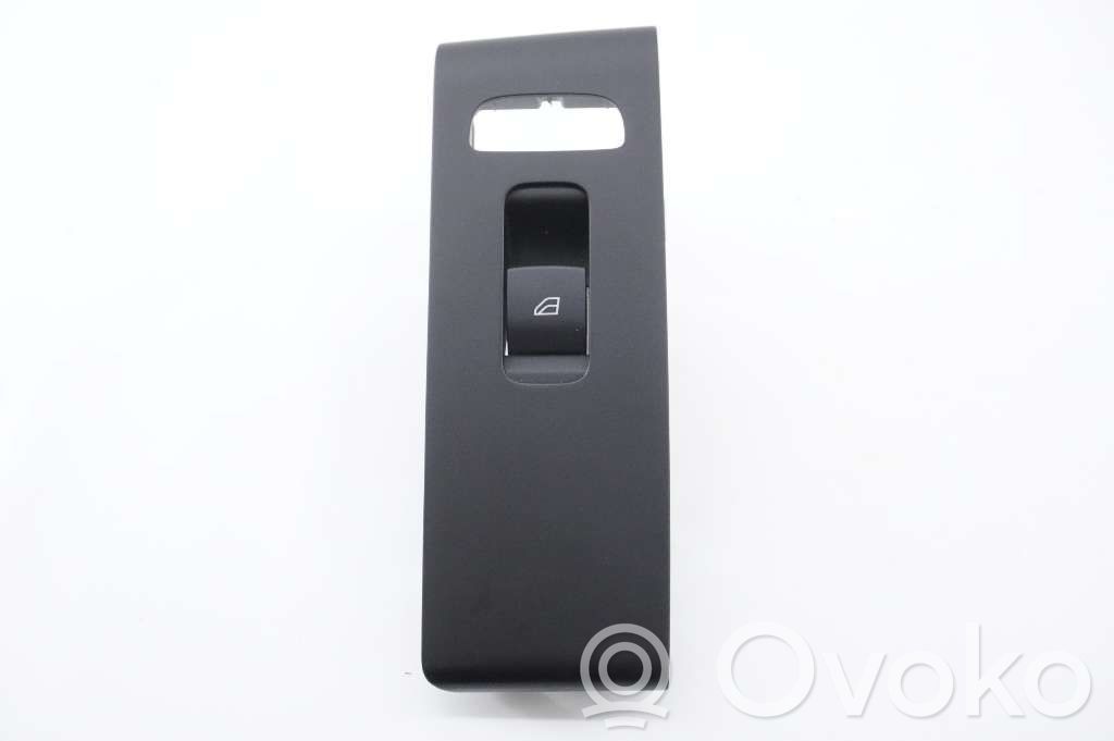 Volvo XC40 Electric window control switch 