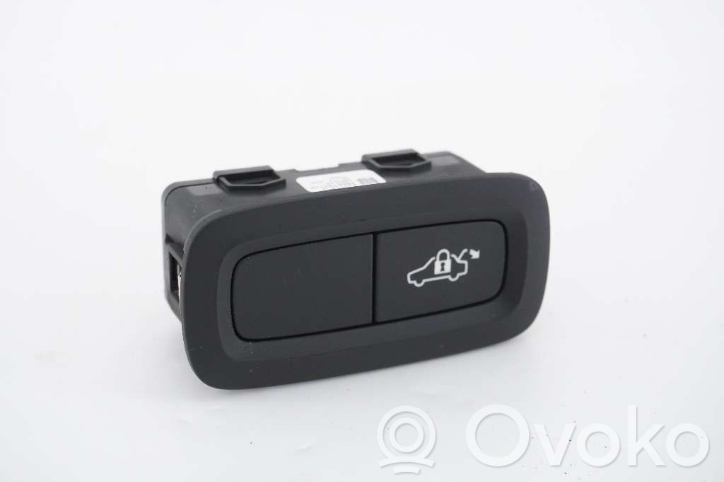 Volvo XC40 Botón interruptor de maletero abierto 