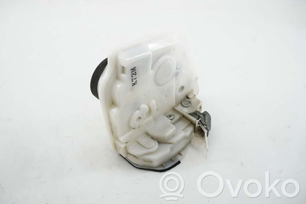 Mazda 3 III Front door lock 