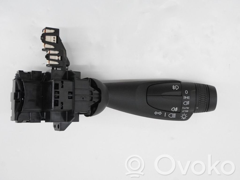 Volvo XC40 Palanca de intermitentes 