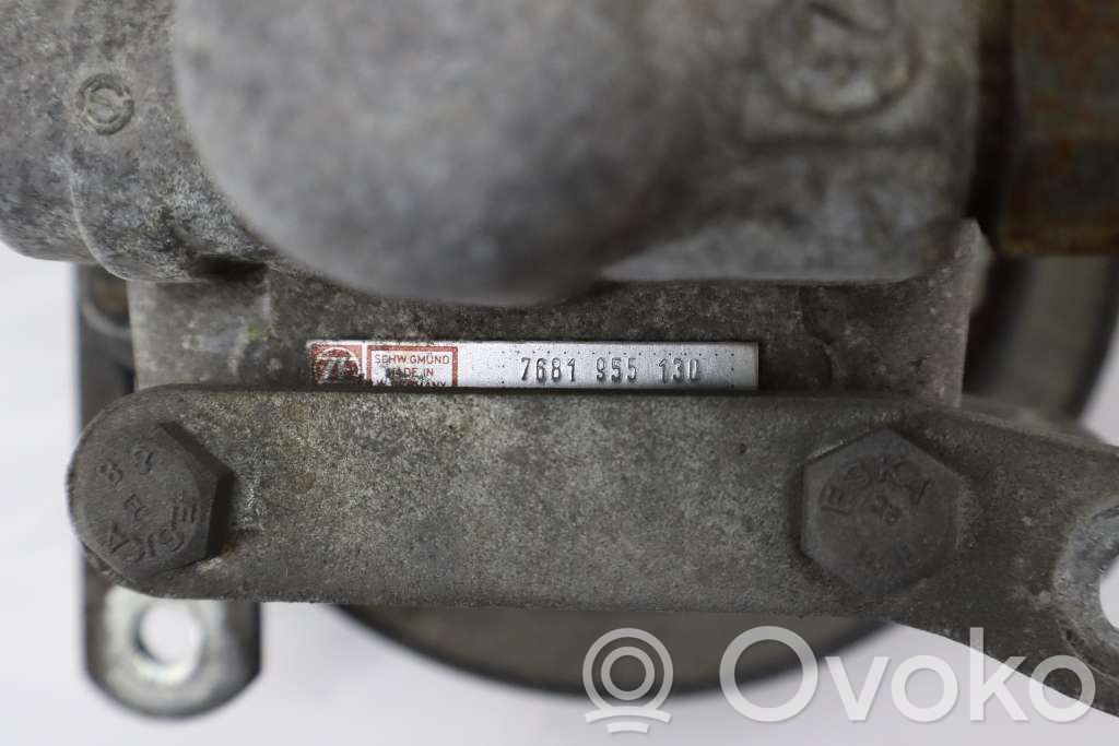 Ohjaustehostimen pumppu   1387286