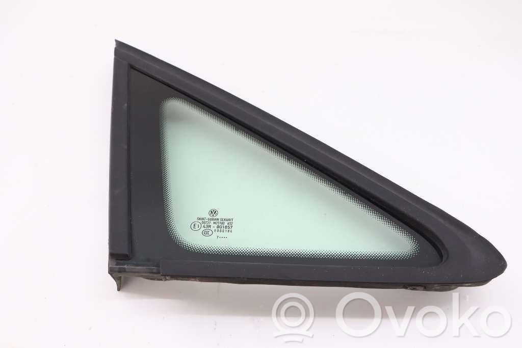 Volkswagen Caddy Front triangle window/glass 