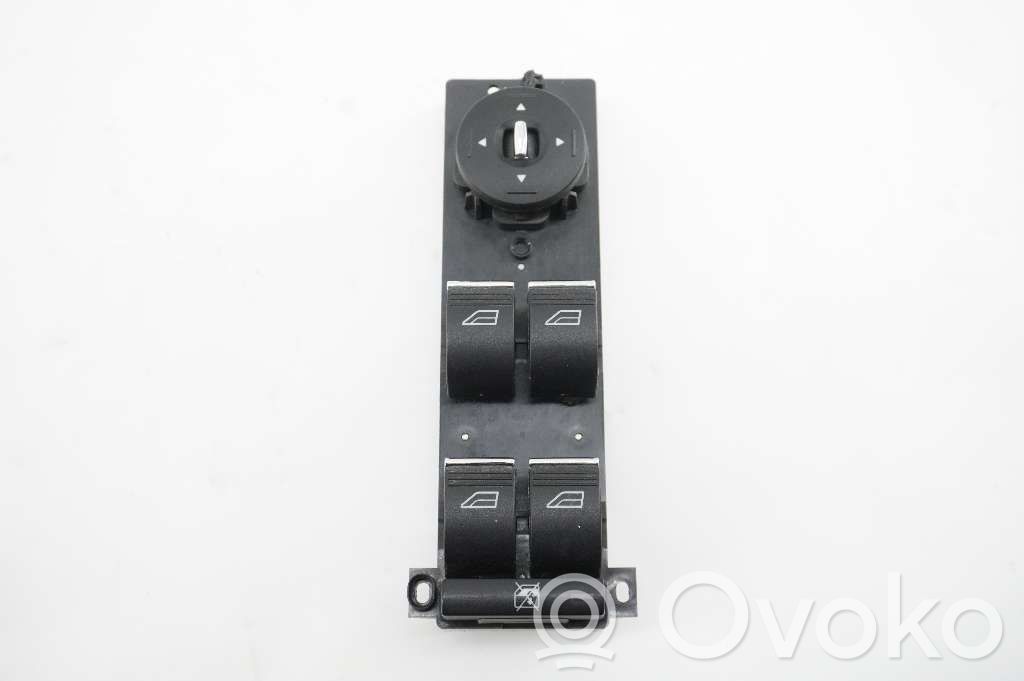 Electric window control switch   1547152,8M5T14A132AC