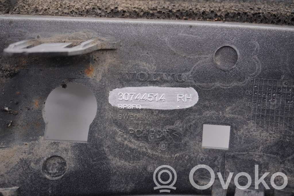 Volvo XC70 Rear tail light reflector 