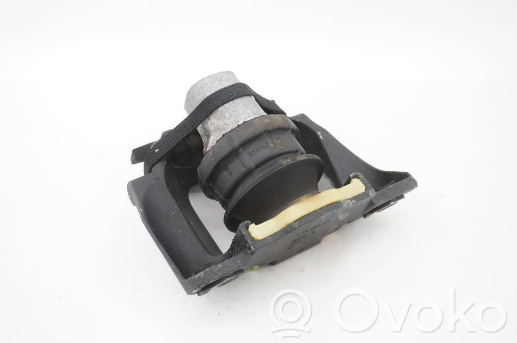 Volvo V60 Engine mount bracket 